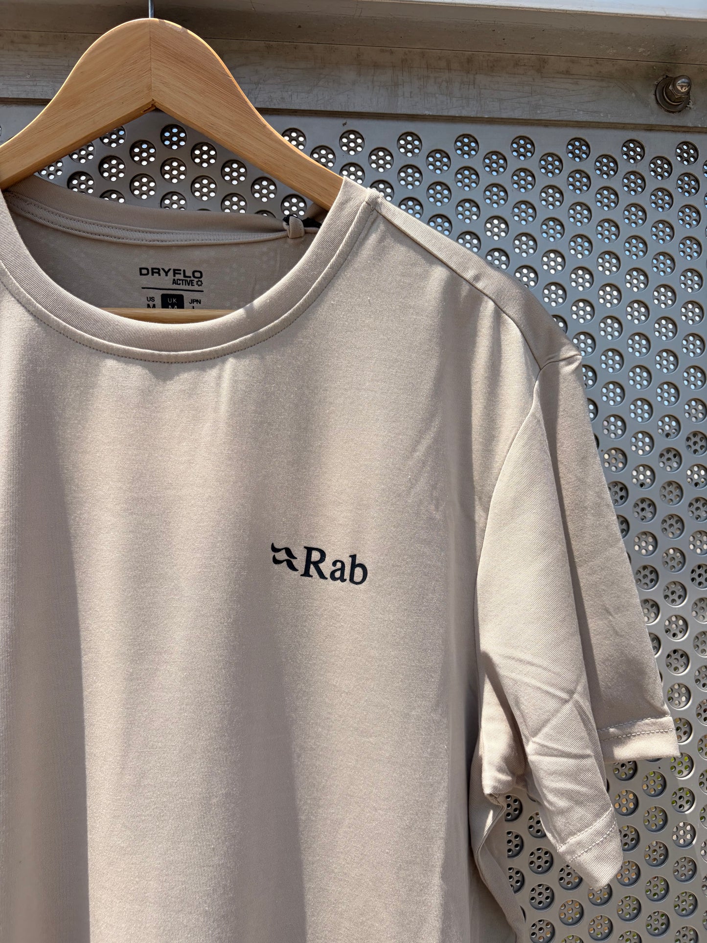 Rab ラブ / Crimp Logo Tee クリンプ ロゴ ティー