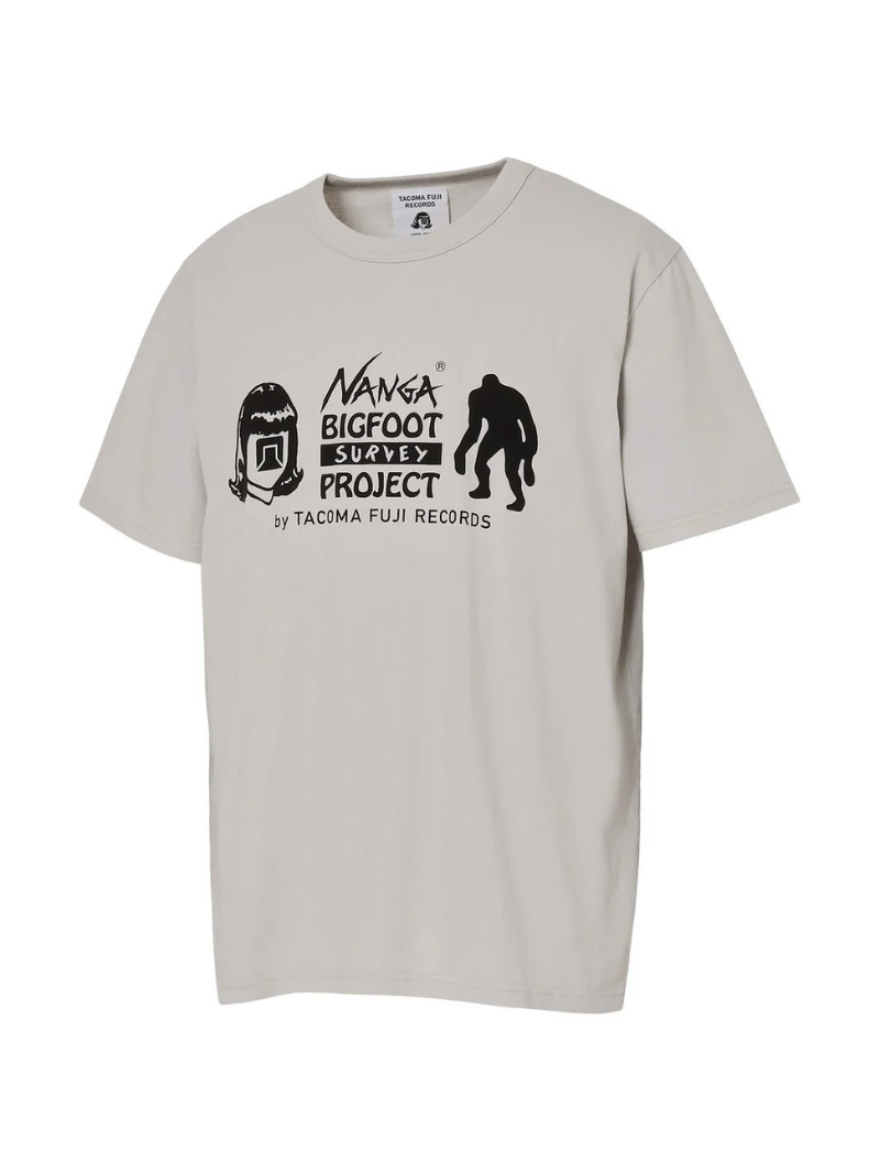 NANGA ナンガ / NANGA×TACOMA FUJI RECORDS BIGFOOT SURVEY PROJECT LOGO TEE / ナンガ×タコマフジレコード ビッグフットサーベイプロジェクト ロゴティー