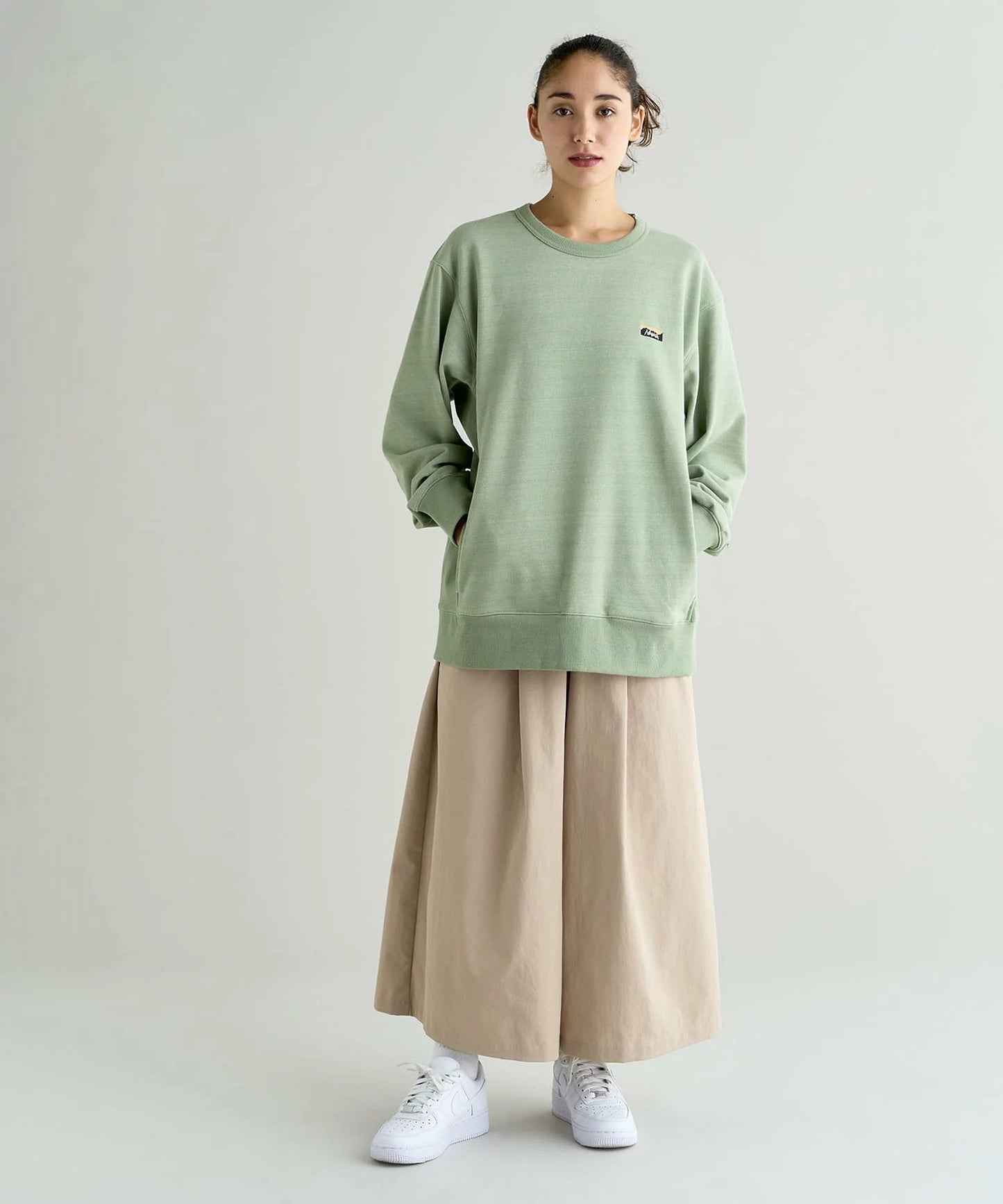 NANGA ナンガ / ECO HYBRID MINI BOX LOGO EMBROIDERY SWEATSHIRT(UNISEX) エコハイブリッド ミニボックスロゴ エンブロイダリー スウェットシャツ(ユニセックス)