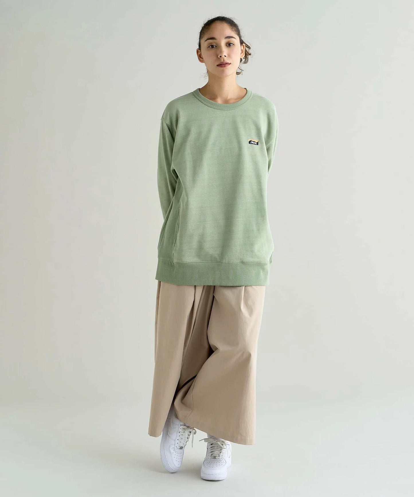 NANGA ナンガ / ECO HYBRID MINI BOX LOGO EMBROIDERY SWEATSHIRT(UNISEX) エコハイブリッド ミニボックスロゴ エンブロイダリー スウェットシャツ(ユニセックス)