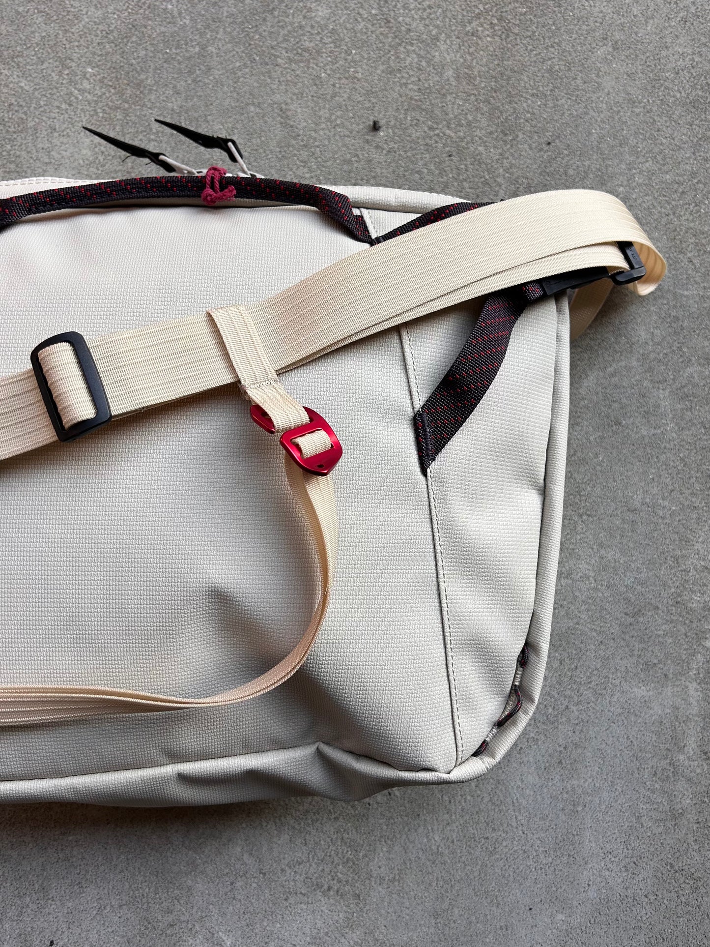 Klattermusen クレッタルムーセン / Gaut Messenger Bag ガウト メッセンジャー バッグ
